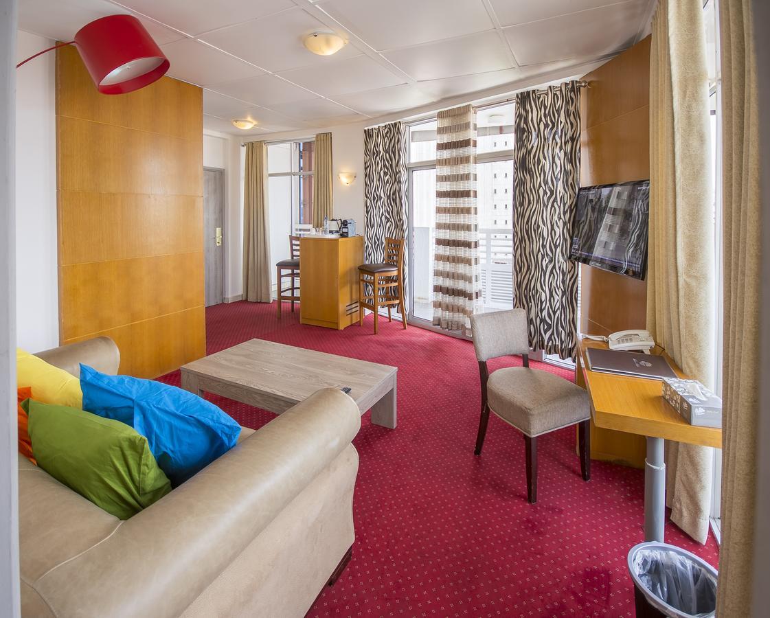 Leon Hotel 킨샤사 외부 사진