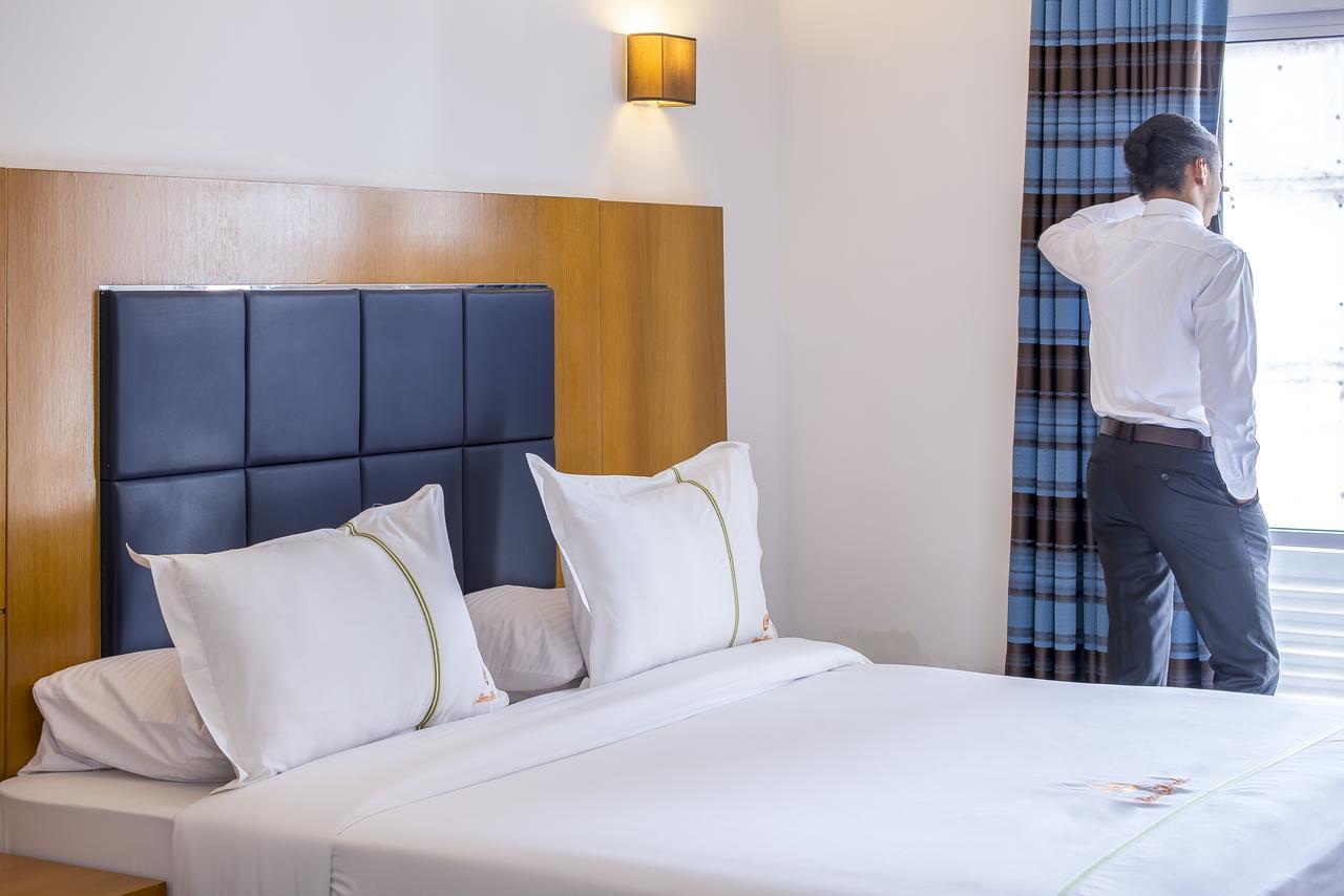 Leon Hotel 킨샤사 외부 사진